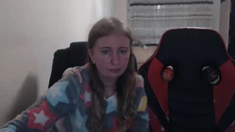 Snapshot of jenisandpeter chatting on November 2025 07:49:02 PM JenisAndPeter online show from November 2025 07:49:02 PM