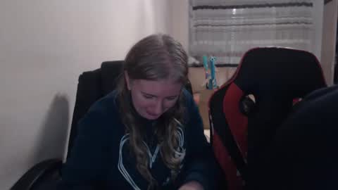 Snapshot of jenisandpeter chatting on December 2025 06:46:02 PM JenisAndPeter online show from December 2025 06:46:02 PM