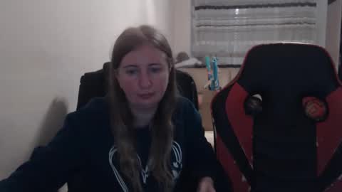 Snapshot of jenisandpeter chatting on December 2025 07:09:01 PM JenisAndPeter online show from December 2025 07:09:01 PM