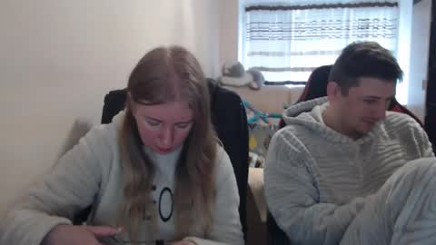 Snapshot of jenisandpeter chatting on December 2025 08:09:02 AM JenisAndPeter online show from December 2025 08:09:02 AM