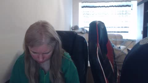 JenisAndPeter online show from April 2026 06:50:02 AM