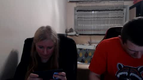 Snapshot of jenisandpeter chatting on June 2026 07:28:01 PM JenisAndPeter online show from June 2026 07:28:01 PM