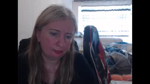 Snapshot of jenisandpeter chatting on June 2026 04:51:01 PM JenisAndPeter online show from June 2026 04:51:01 PM
