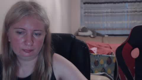 Snapshot of jenisandpeter chatting on June 2026 06:07:01 PM JenisAndPeter online show from June 2026 06:07:01 PM