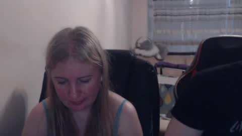 Snapshot of jenisandpeter chatting on June 2026 06:21:02 PM JenisAndPeter online show from June 2026 06:21:02 PM