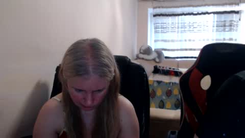 Snapshot of jenisandpeter chatting on June 2026 05:34:02 PM JenisAndPeter online show from June 2026 05:34:02 PM