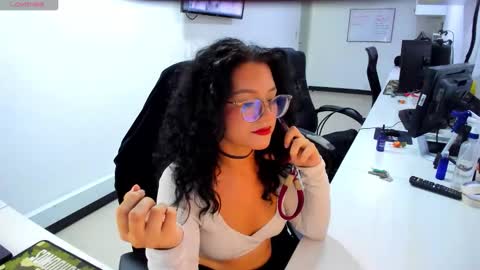 jenn online show from November 2025 10:31:01 PM