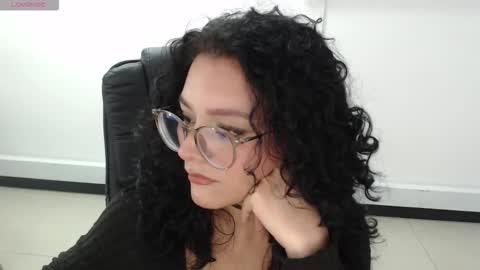 jenn online show from November 2025 09:50:01 PM