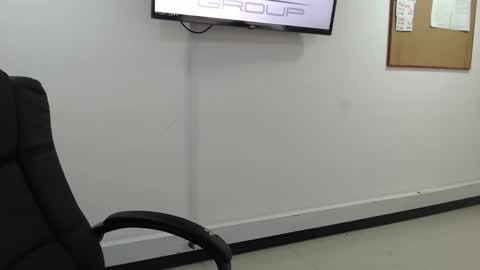 jenn online show from February 2026 06:46:01 PM