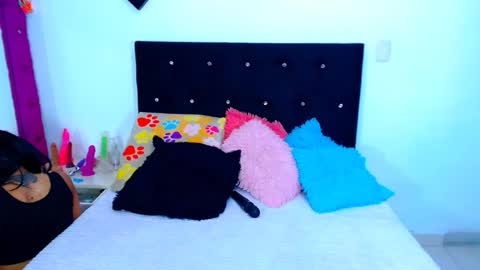 Snapshot of jenng18 chatting on November 2025 11:11:01 AM jenn online show from November 2025 11:11:01 AM