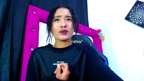 Snapshot of jenng18 chatting on April 2026 10:28:01 AM jenn online show from April 2026 10:28:01 AM