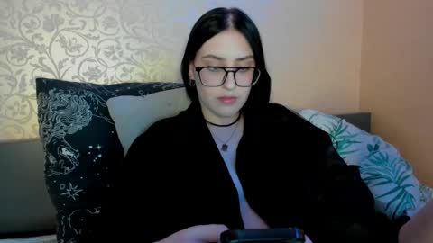 Helen online show from September 2025 10:43:01 PM