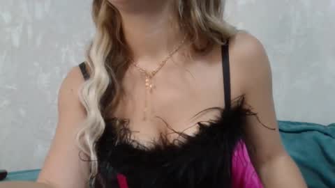 Jennifer online show from December 2024 12:44:02 PM