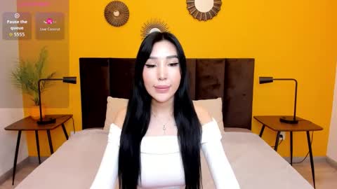 Jennifer online show from September 2025 01:27:01 AM