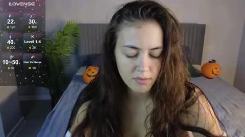 Jennifer online show from November 2025 07:31:02 AM