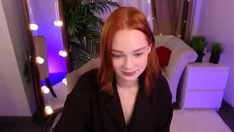 Jennifer online show from October 2025 01:53:01 PM