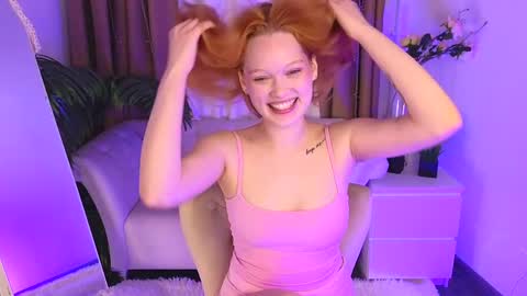 Snapshot of jennifer_shy_ chatting on April 2026 05:19:02 AM Jennifer online show from April 2026 05:19:02 AM