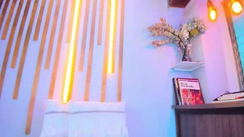 Jennifer vega  online show from November 2025 12:44:01 AM