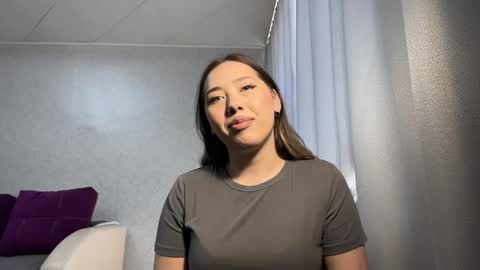 Snapshot of jennifferharne chatting on April 2026 06:03:01 AM Mia online show from April 2026 06:03:01 AM