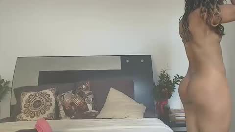 Snapshot of jennmullatta_ chatting on January 2026 05:59:01 PM Jenn online show from January 2026 05:59:01 PM