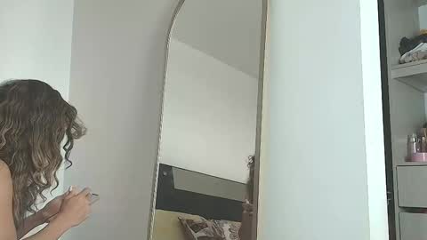 Snapshot of jennmullatta_ chatting on January 2026 05:17:01 PM Jenn online show from January 2026 05:17:01 PM