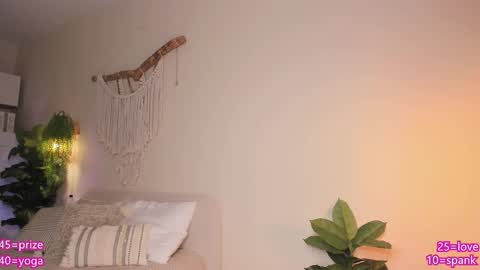 Jenny  online show from December 2025 04:57:01 PM