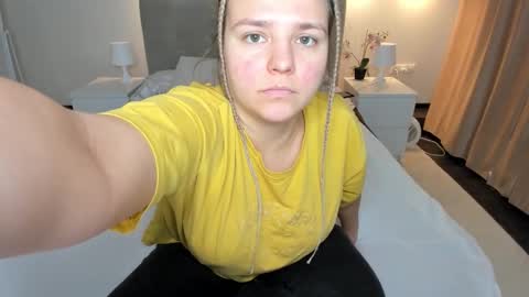 Snapshot of jenny_jimmy chatting on October 2025 01:42:01 AM Jenny online show from October 2025 01:42:01 AM