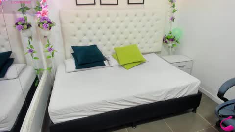 Snapshot of jenny_stark chatting on December 2025 11:04:02 AM jenny_stark online show from December 2025 11:04:02 AM