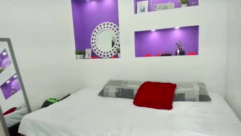 Snapshot of jenny_towers chatting on November 2025 07:01:02 PM jenny_towers online show from November 2025 07:01:02 PM