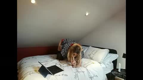 Snapshot of jennyjay800800 chatting on February 2026 01:29:02 PM Jenny Jay online show from February 2026 01:29:02 PM