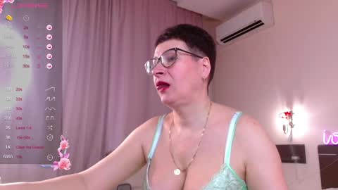 Snapshot of jennymons chatting on April 2026 08:19:02 AM Jenny online show from April 2026 08:19:02 AM