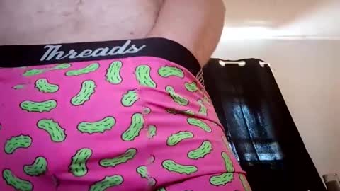Snapshot of jerbear385978 chatting on May 2026 02:43:01 PM JerBear online show from May 2026 02:43:01 PM