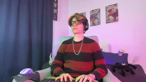 Angelo online show from October 2025 01:49:01 AM