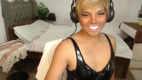 Snapshot of jesie_hot69 chatting on February 2025 01:21:01 PM jesie_hot69 online show from February 2025 01:21:01 PM