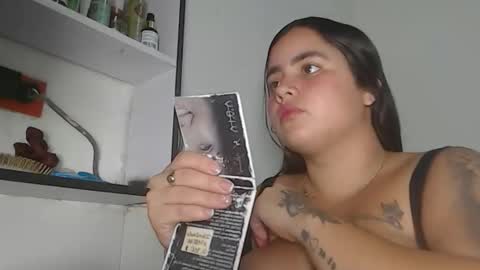 Snapshot of jess_beauty chatting on April 2026 12:52:01 AM jess beauty online show from April 2026 12:52:01 AM