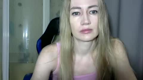 JessFox1 online show from December 2024 10:01:01 PM