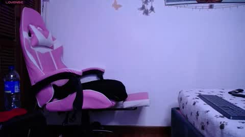 Jessie online show from October 2025 12:37:02 PM