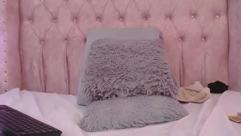 Jessica  online show from December 2024 06:42:02 PM