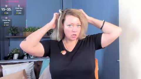 Jessica online show from December 2025 01:17:01 PM