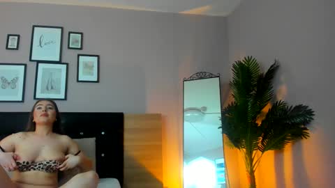 Snapshot of jessica_skyy chatting on March 2026 07:04:02 AM jessica_skyy online show from March 2026 07:04:02 AM