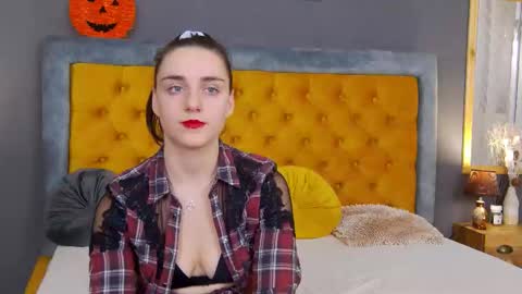 Jessica White online show from November 2025 05:19:02 AM