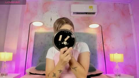 Snapshot of jessicameron chatting on November 2025 11:36:02 PM JESSI AND NAOMI online show from November 2025 11:36:02 PM