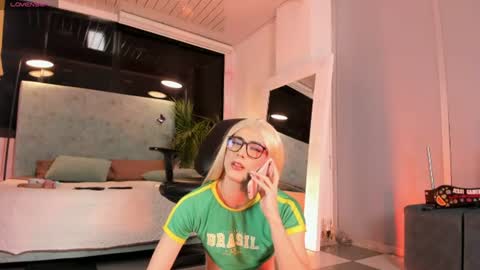 Snapshot of jessicameron chatting on June 2026 03:51:01 AM JESSI AND NAOMI online show from June 2026 03:51:01 AM