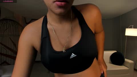 Snapshot of jessicawilliams1 chatting on October 2025 09:34:02 AM JESS online show from October 2025 09:34:02 AM