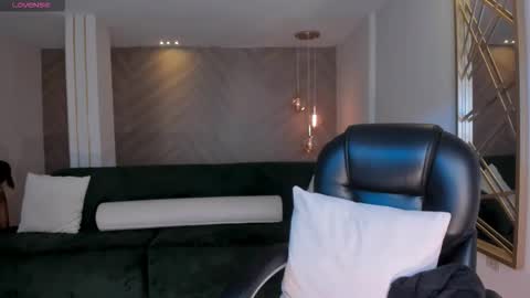 Snapshot of jessicawilliams1 chatting on November 2025 02:50:01 PM JESS online show from November 2025 02:50:01 PM