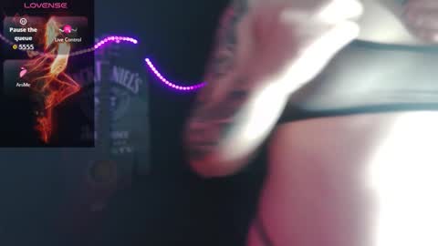 Snapshot of jessie_wild chatting on October 2025 02:43:02 AM jessie_wild online show from October 2025 02:43:02 AM