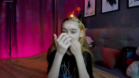 Snapshot of jessiexxiv chatting on October 2025 08:29:02 AM Jessie online show from October 2025 08:29:02 AM