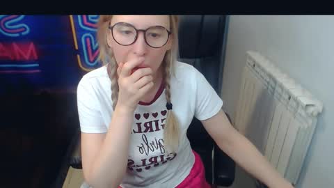 Snapshot of jessikaalba chatting on December 2024 02:42:01 AM Victoria online show from December 2024 02:42:01 AM