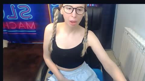 Snapshot of jessikaalba chatting on January 2025 09:34:01 PM Victoria online show from January 2025 09:34:01 PM