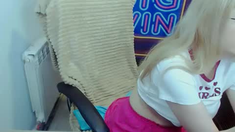 Snapshot of jessikaalba chatting on November 2025 05:39:01 AM Victoria online show from November 2025 05:39:01 AM